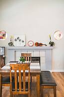 Bright Spacious Stay Near LA Top Attractions