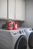 Bright Spacious Stay Near LA Top Attractions