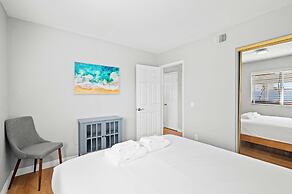 Bright Spacious Stay Near LA Top Attractions