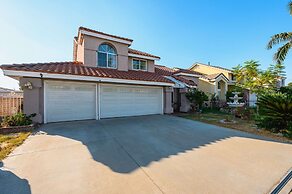 Bright Spacious Stay Near LA Top Attractions