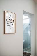 Bright Spacious Stay Near LA Top Attractions