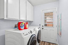 Bright Spacious Stay Near LA Top Attractions