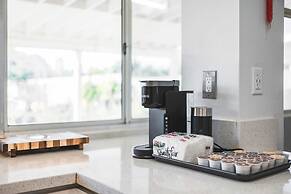 Bright Spacious Stay Near LA Top Attractions