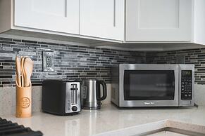 Bright Spacious Stay Near LA Top Attractions