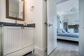 100 Steps to Beach Deck w Ocean View Beach Gear