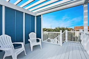 100 Steps to Beach Deck w Ocean View Beach Gear