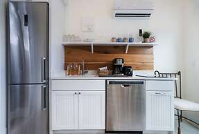 100 Steps to Beach Deck w Ocean View Beach Gear