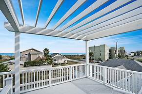 100 Steps to Beach Deck w Ocean View Beach Gear