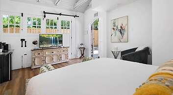 Stay in A Castle In St Augustine Hot Tub Fireplace