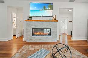 Stay in A Castle In St Augustine Hot Tub Fireplace