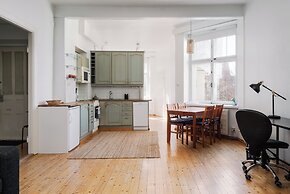 Vintage 1BR Apt in Kamppi