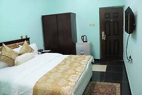 Kaura Hotel and Suites