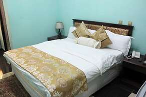 Kaura Hotel and Suites