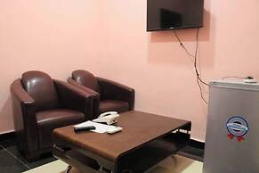 Kaura Hotel and Suites