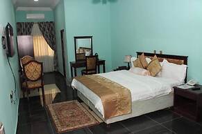Kaura Hotel and Suites