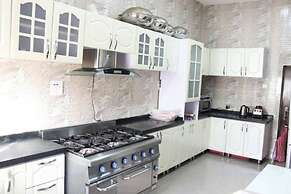 Kaura Hotel and Suites