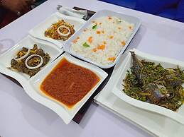 Kaura Hotel and Suites