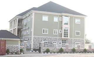 Kaura Hotel and Suites