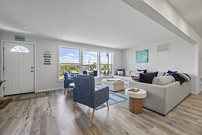 Beautiful Torch Lake House With Beach Access 2 Bedroom Home