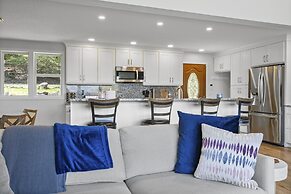 Beautiful Torch Lake House With Beach Access 2 Bedroom Home