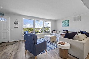 Beautiful Torch Lake House With Beach Access 2 Bedroom Home