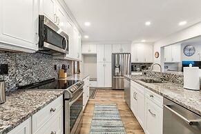 Beautiful Torch Lake House With Beach Access 2 Bedroom Home