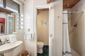 The Blue Pentagon 3 Bedroom Home