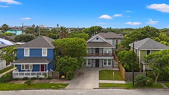 Nina's Place 4 Bedroom Home