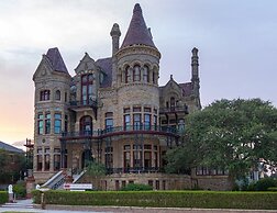 Nina's Place 4 Bedroom Home