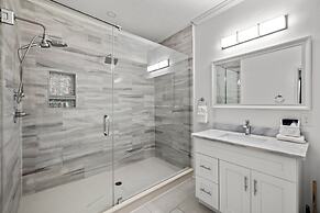 Nina's Place 4 Bedroom Home