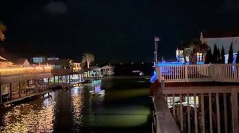 Blue Crab Bayou Cottage 2 Bedroom Home