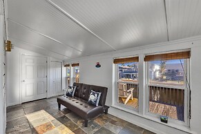 Blue Crab Bayou Cottage 2 Bedroom Home