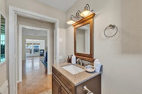 Blue Crab Bayou Cottage 2 Bedroom Home