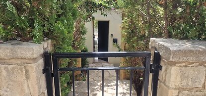 J1 Holiday House Adjacent to Aphrodite Hills