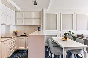 Royalis Suites