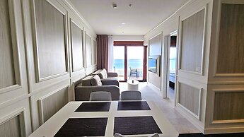 Royalis Suites