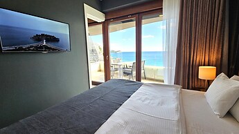 Royalis Suites