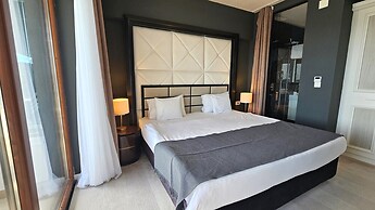 Royalis Suites