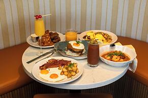 Royal Lahaina Bungalows & Spa