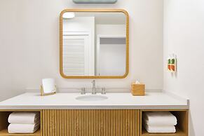 Royal Lahaina Bungalows & Spa
