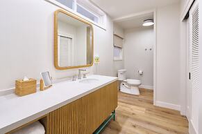 Royal Lahaina Bungalows & Spa