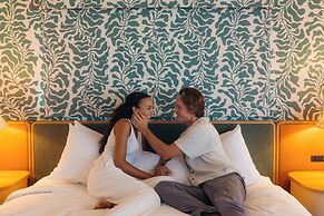 Royal Lahaina Bungalows & Spa