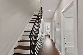 Luxury Roofdeck Retreat 4-bdrm Near Penn Chop