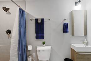 Luxury Roofdeck Retreat 4-bdrm Near Penn Chop