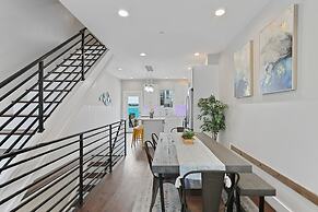 Luxury Roofdeck Retreat 4-bdrm Near Penn Chop