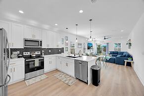 Luxury Beach Home Sauna Cold Plunge E-bikes