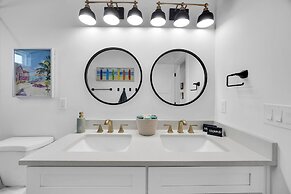 Luxury Beach Home Sauna Cold Plunge E-bikes