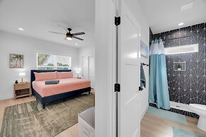 Luxury Beach Home Sauna Cold Plunge E-bikes