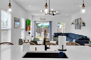 Luxury Beach Home Sauna Cold Plunge E-bikes