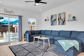 Luxury Beach Home Sauna Cold Plunge E-bikes